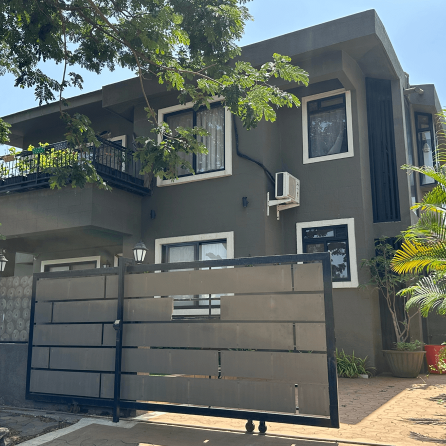 TravoStay AURA